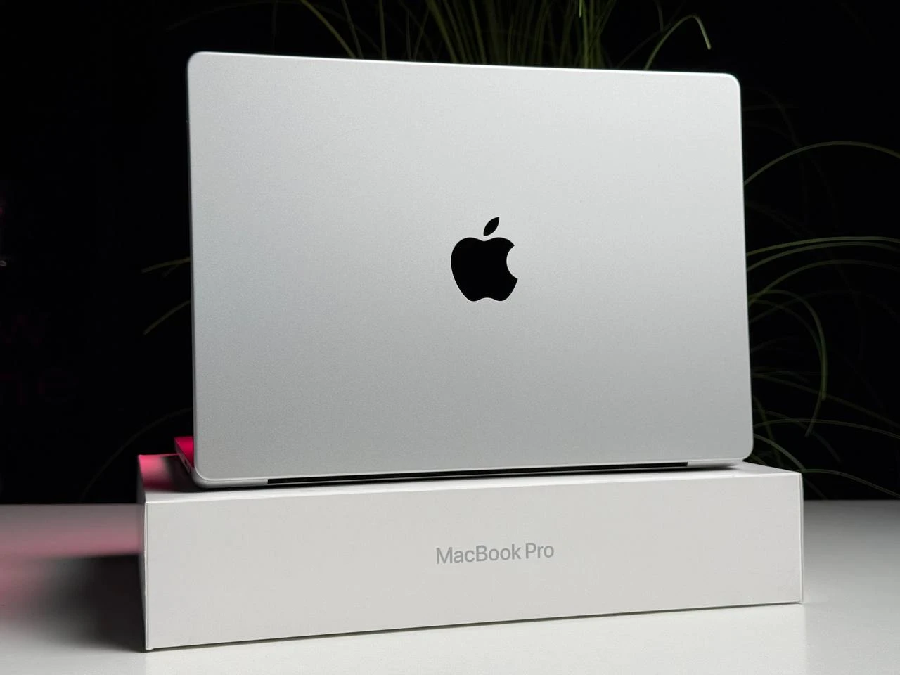 ВЖИВАНИЙ Б/У MacBook Pro 14" Silver (MKGR3) 2021 - Состояние: хорошее | Аккумулятор: 82% | Комплектация: полный | Гарантия: 3 мес.