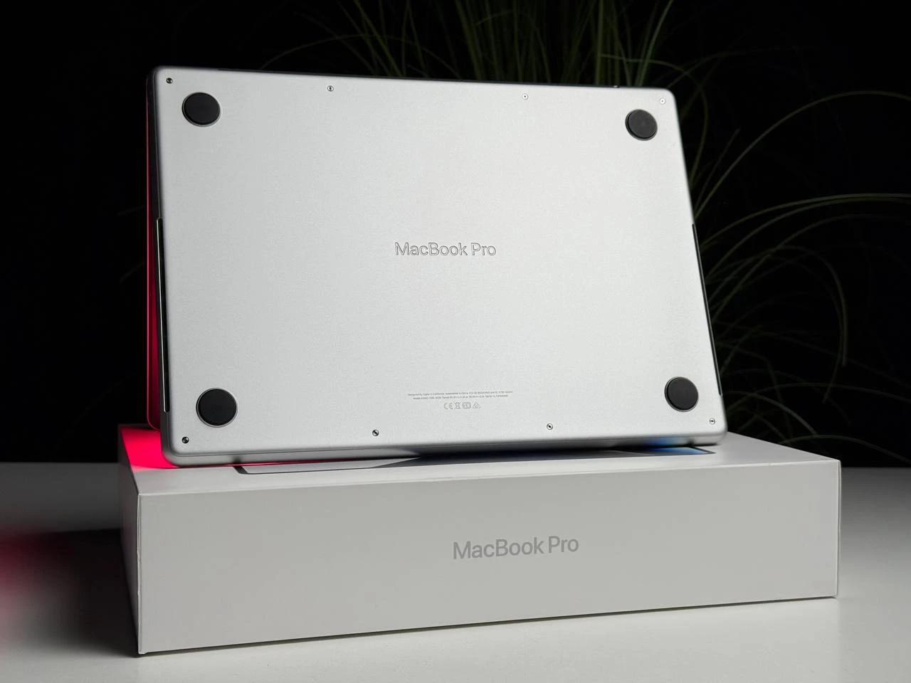 ВЖИВАНИЙ Б/У MacBook Pro 14" Silver (MKGR3) 2021 - Состояние: хорошее | Аккумулятор: 82% | Комплектация: полный | Гарантия: 3 мес.