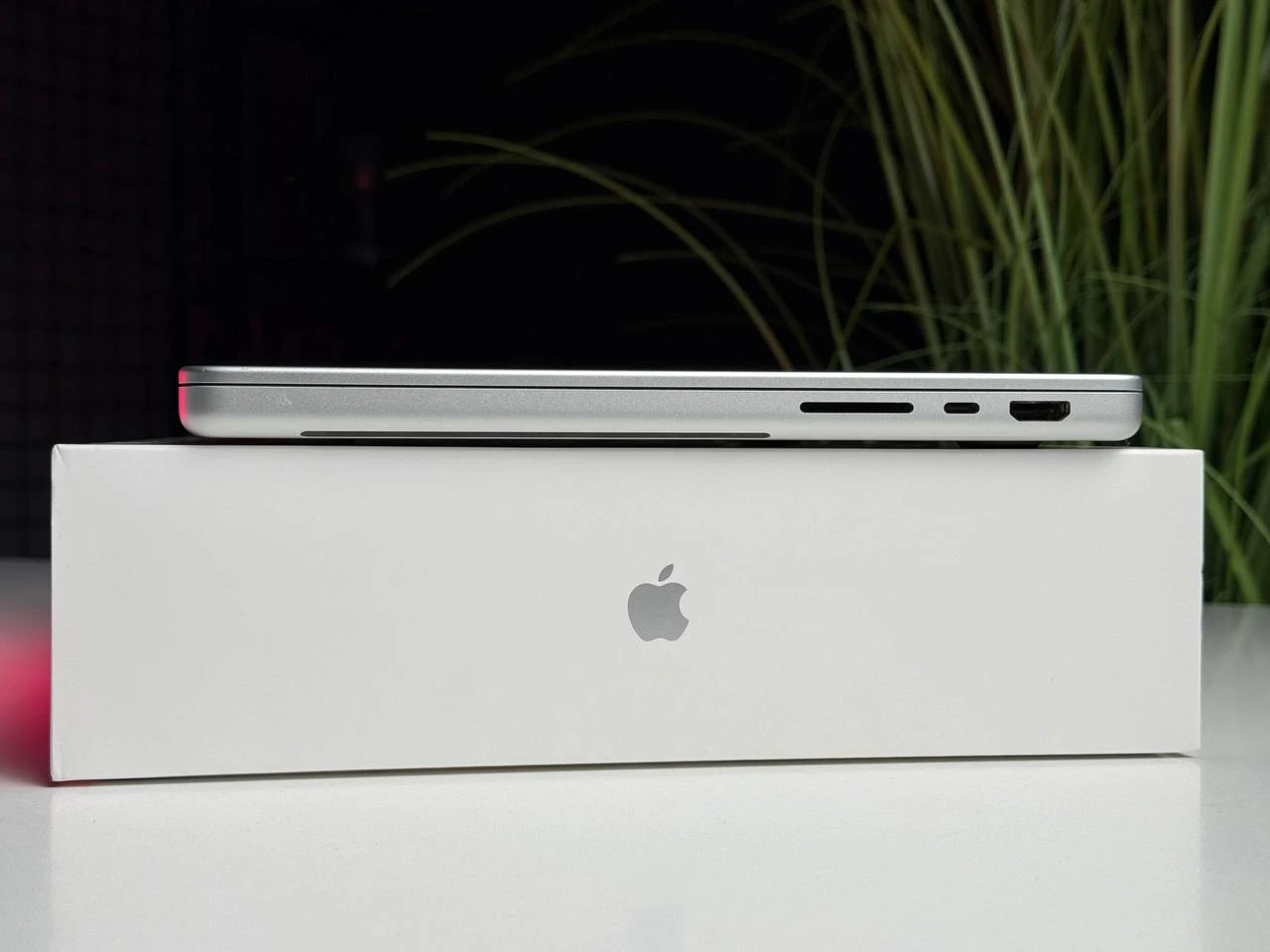 ВЖИВАНИЙ Б/У MacBook Pro 14" Silver (MKGR3) 2021 - Состояние: хорошее | Аккумулятор: 82% | Комплектация: полный | Гарантия: 3 мес.