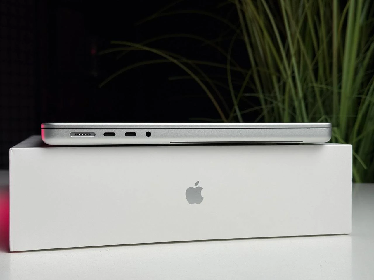 ВЖИВАНИЙ Б/У MacBook Pro 14" Silver (MKGR3) 2021 - Состояние: хорошее | Аккумулятор: 82% | Комплектация: полный | Гарантия: 3 мес.