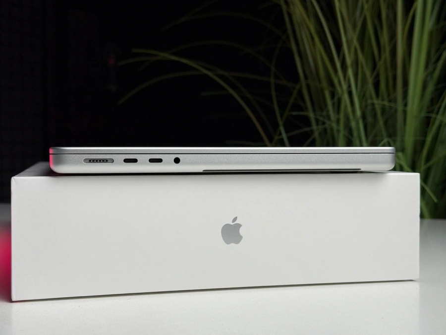ВЖИВАНИЙ Б/У MacBook Pro 14" Silver (MKGR3) 2021 - Состояние: хорошее | Аккумулятор: 82% | Комплектация: полный | Гарантия: 3 мес.
