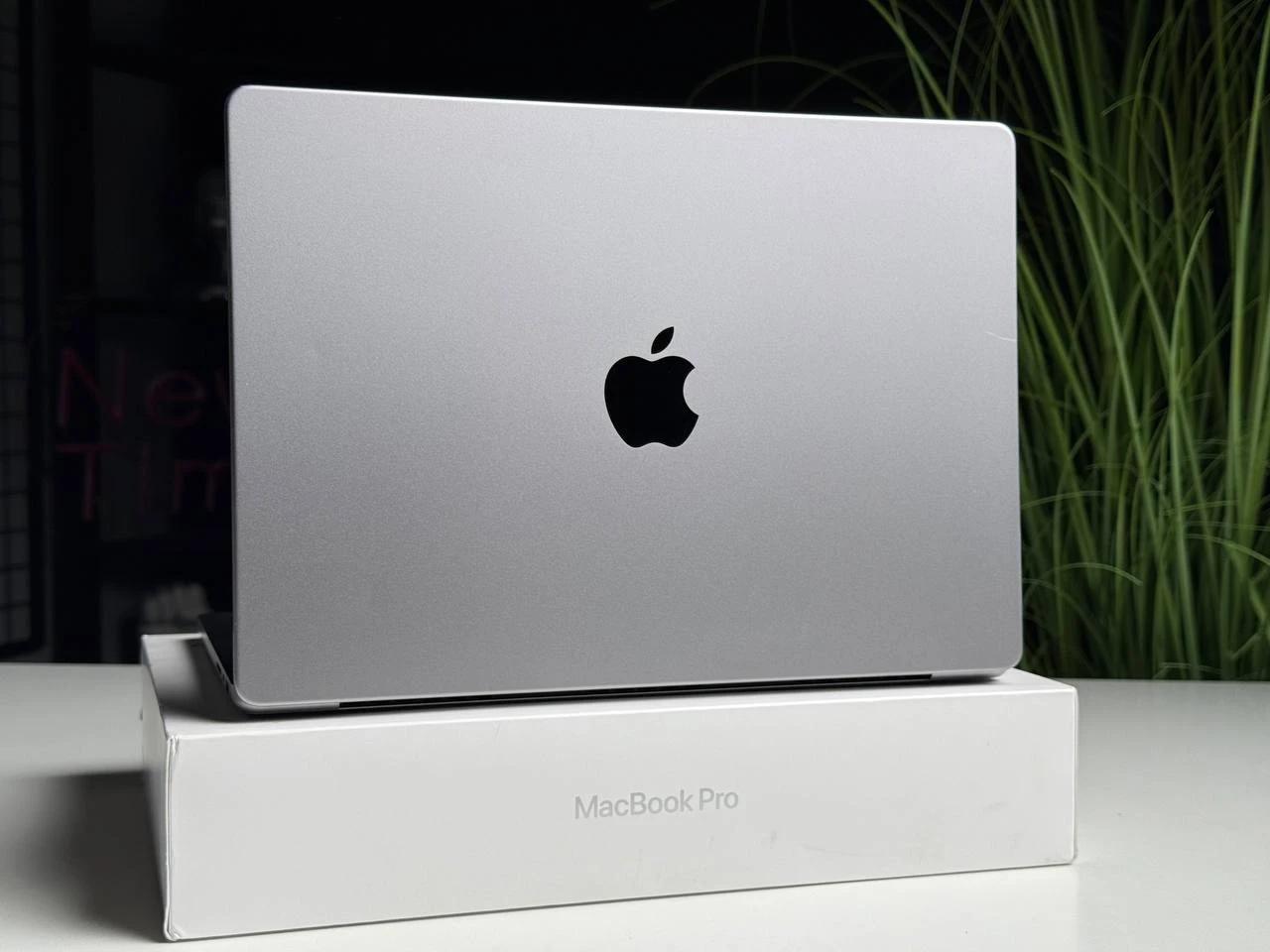 ВЖИВАНИЙ Б/У MacBook Pro 14" Space Gray (Z15G001WA) 2021 - US English - Состояние: хорошее | Аккумулятор: 84% | Комплектация: полный | Гарантия: 3 мес.