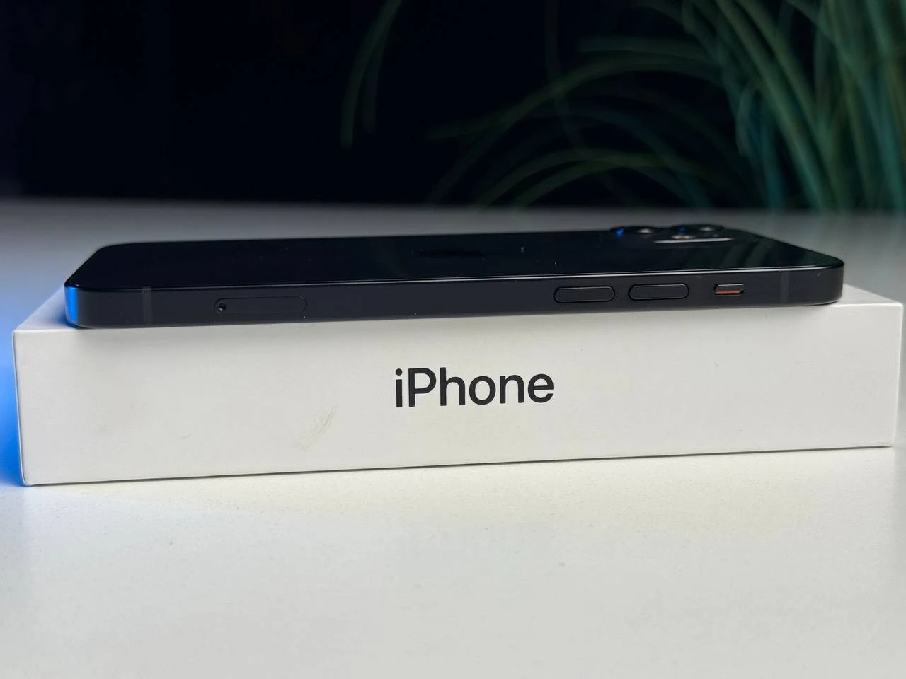 ВЖИВАНИЙ Б/У Apple iPhone 12 128GB Black (MGHC3, MGJA3) - Состояние: хороший | Аккумулятор: 100% | Комплектация: полный | Гарантія: 3 мес.