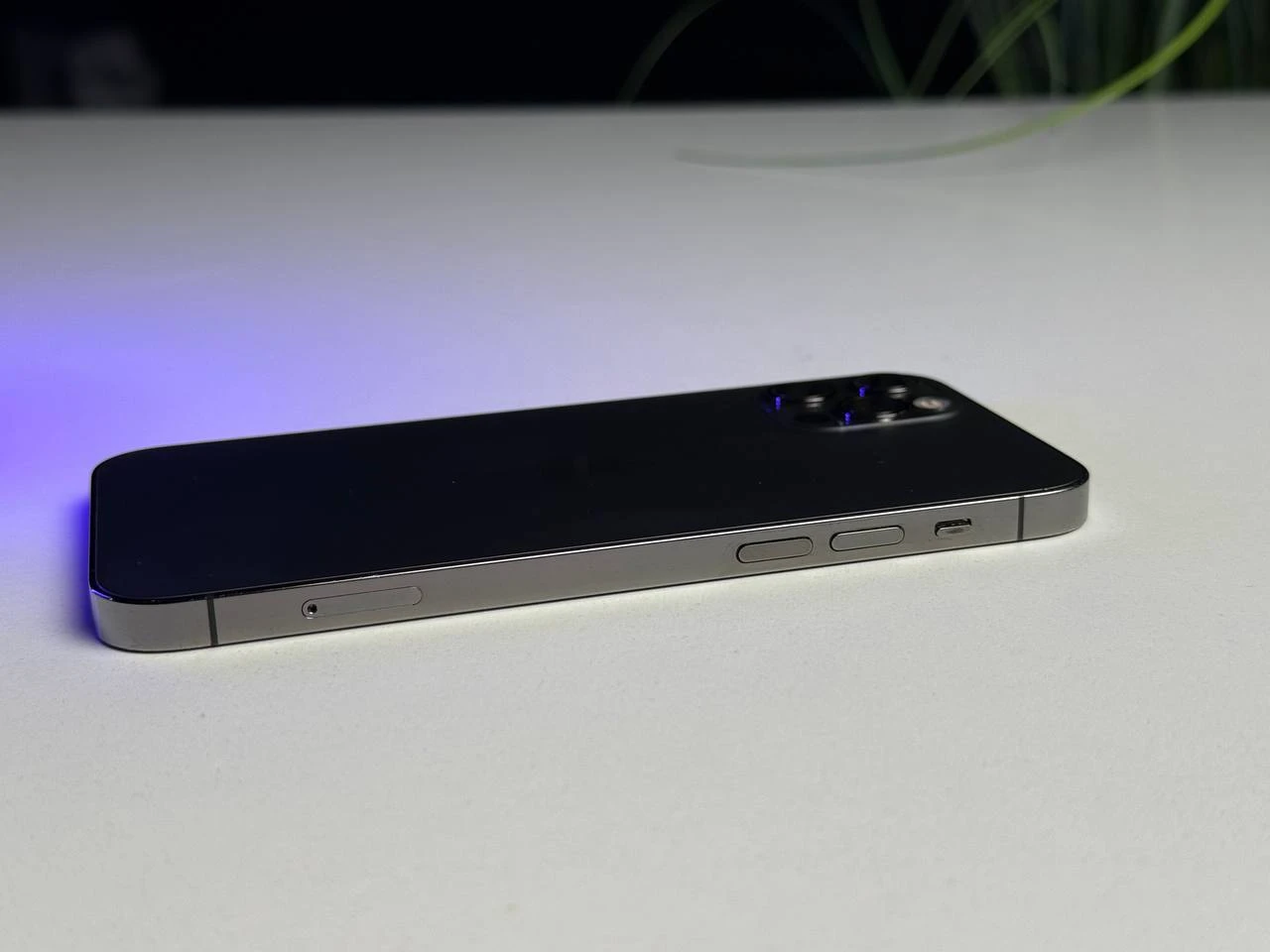 ВЖИВАНИЙ Б/У Apple iPhone 12 Pro 128GB Graphite (MGLN3, MGMK3) - Состояние: хороший | Аккумулятор: 100% | Комплектация: iPhone, кабель | Гарантія: 3 мес.