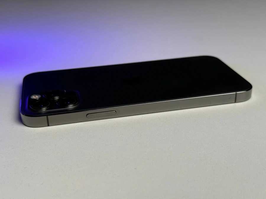 ВЖИВАНИЙ Б/У Apple iPhone 12 Pro 128GB Graphite (MGLN3, MGMK3) - Стан: гарний | Акумулятор: 100% | Комплектація: iPhone, кабель | Гарантія: 3 міс.