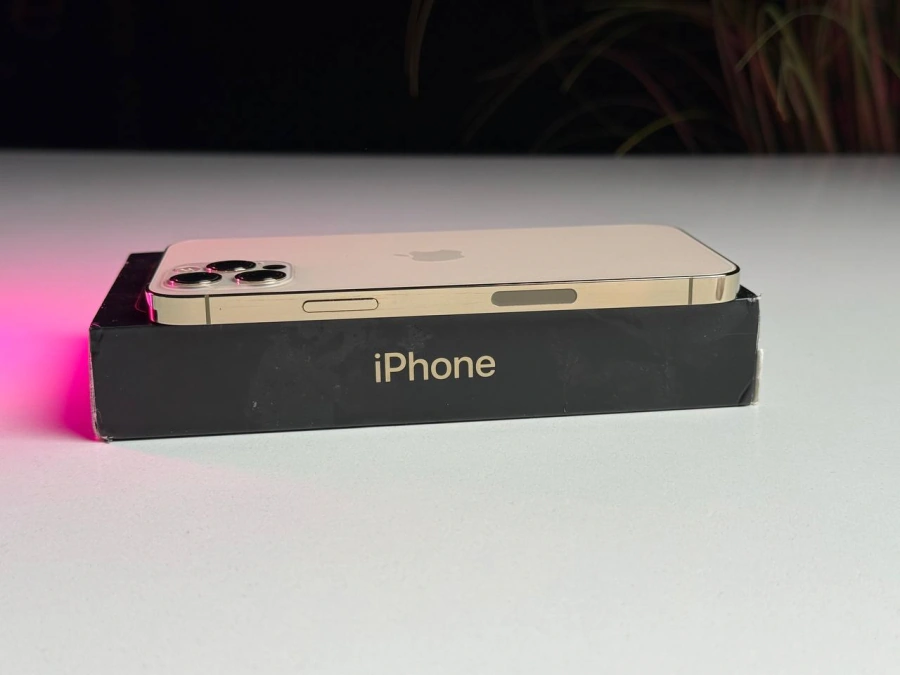 ВЖИВАНИЙ Б/У Apple iPhone 12 Pro 256GB Gold (MGLV3, MGMR3) - Состояние: хороший | Аккумулятор: 99% | Комплектация: полный | Гарантія: 3 мес.