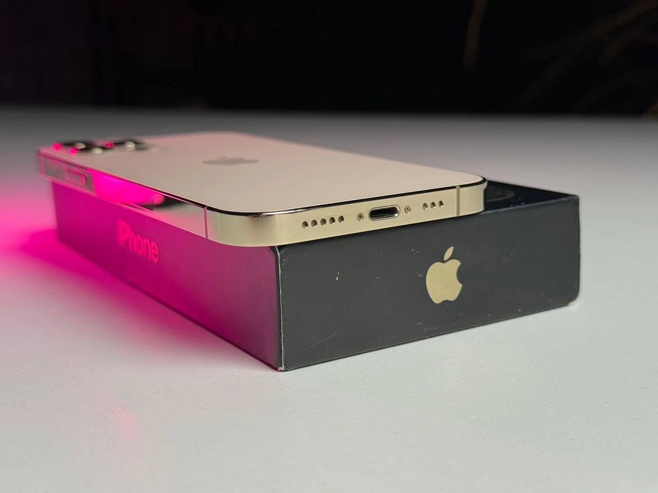 ВЖИВАНИЙ Б/У Apple iPhone 12 Pro 256GB Gold (MGLV3, MGMR3) - Состояние: хороший | Аккумулятор: 99% | Комплектация: полный | Гарантія: 3 мес.