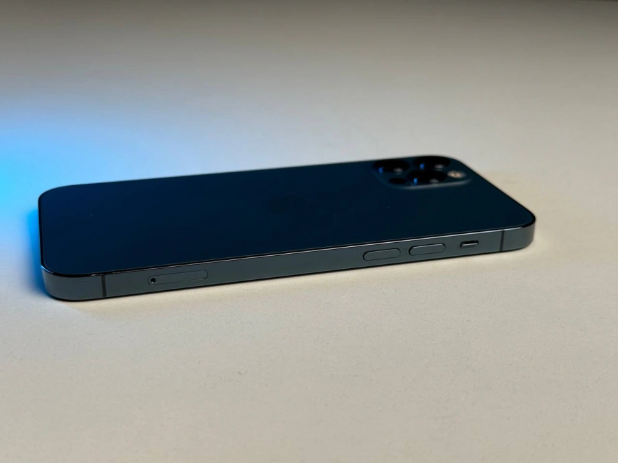 ВЖИВАНИЙ Б/У Apple iPhone 12 Pro 256GB Pacific Blue (MGLW3, MGMT3) - Состояние: хороший | Аккумулятор: 100% | Комплектация: iPhone, кабель | Гарантія: 3 мес.