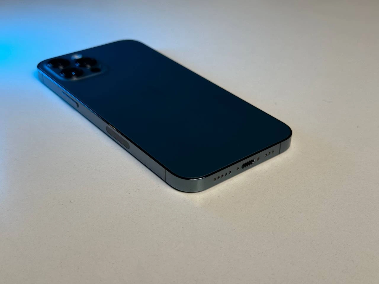 Б/У Apple iPhone 12 Pro 256GB Pacific Blue (MGLW3, MGMT3) - Состояние: хороший | Аккумулятор: 86% | Комплектация: iPhone, кабель | Гарантія: 3 мес.