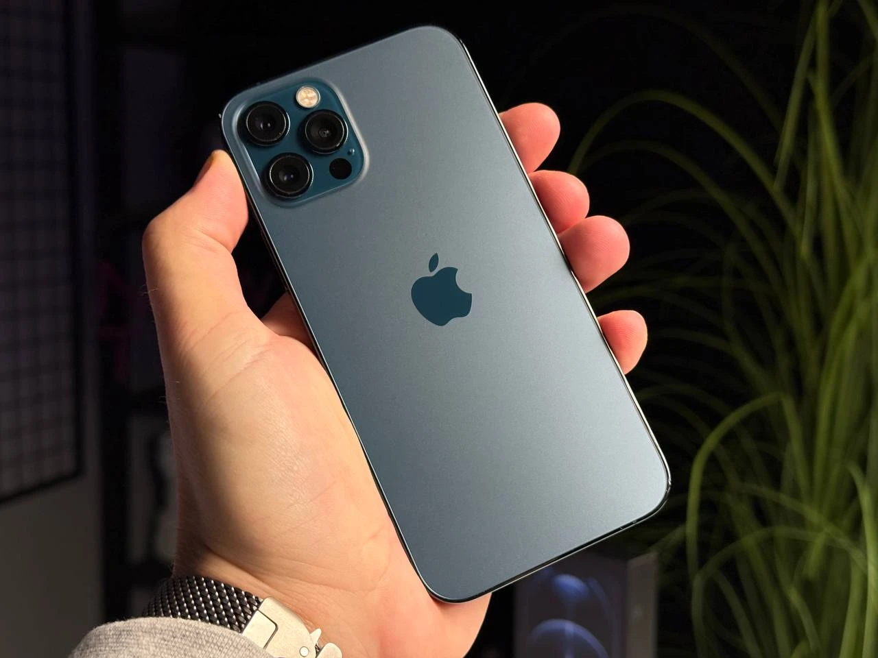 ВЖИВАНИЙ Б/У Apple iPhone 12 Pro 256GB Pacific Blue (MGLW3, MGMT3) - Состояние: хороший | Аккумулятор: 100% | Комплектация: полный | Гарантія: 3 мес.