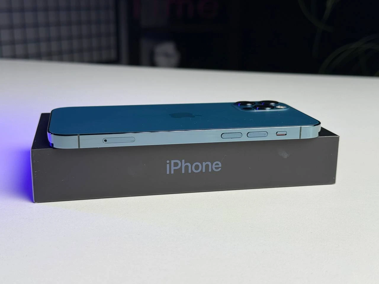 ВЖИВАНИЙ Б/У Apple iPhone 12 Pro 256GB Pacific Blue (MGLW3, MGMT3) - Состояние: хороший | Аккумулятор: 100% | Комплектация: полный | Гарантія: 3 мес.