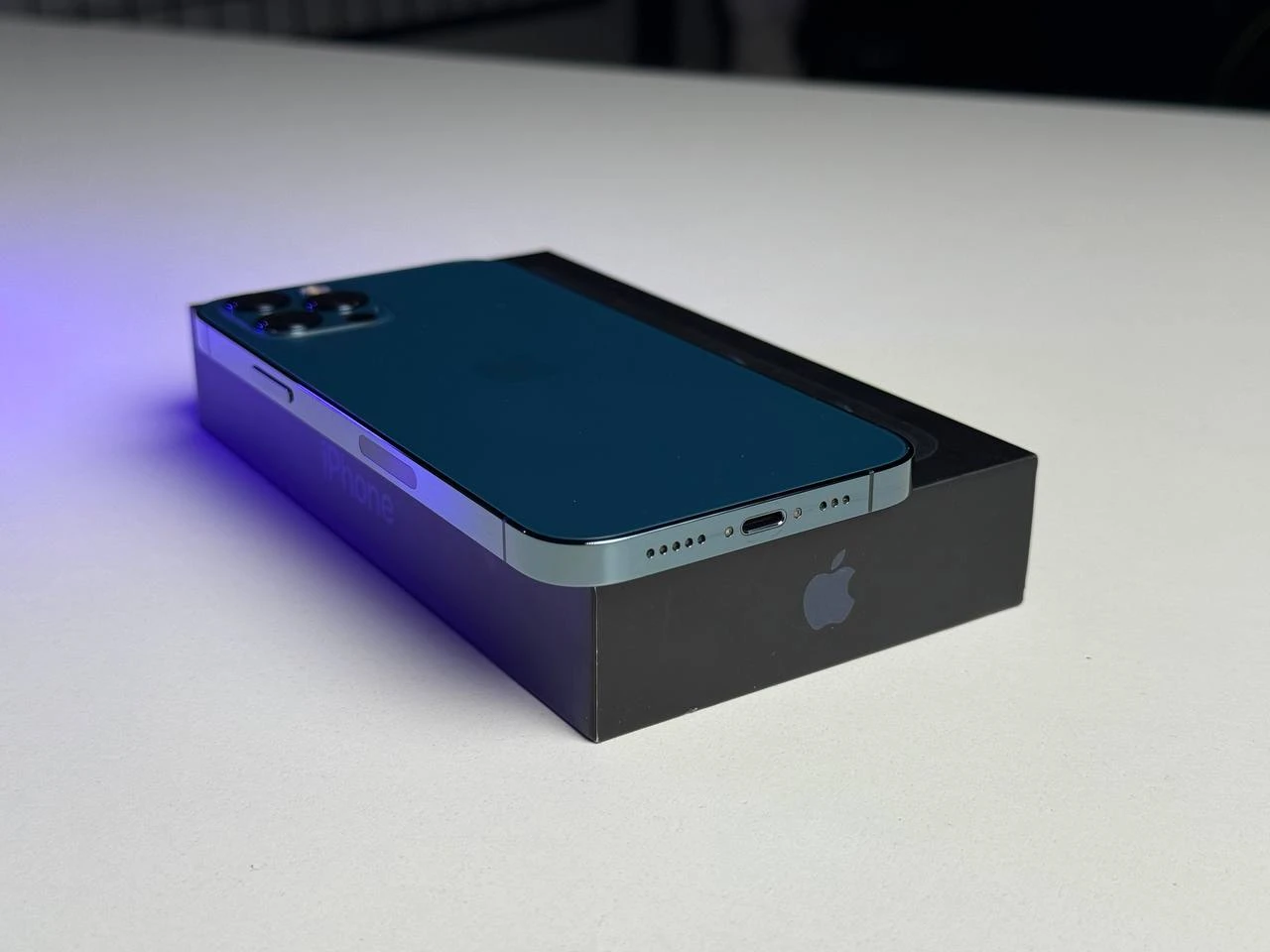 ВЖИВАНИЙ Б/У Apple iPhone 12 Pro 256GB Pacific Blue (MGLW3, MGMT3) - Состояние: хороший | Аккумулятор: 100% | Комплектация: полный | Гарантія: 3 мес.