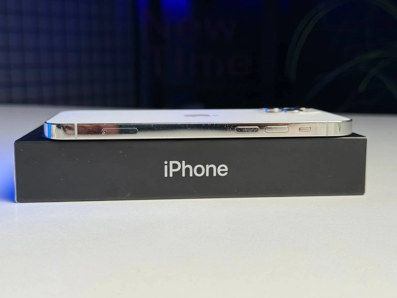 ВЖИВАНИЙ Б/У Apple iPhone 12 Pro 256GB Silver (MGLU3, MGMQ3) - Состояние: хороший | Аккумулятор: 100% | Комплектация: полный | Гарантія: 3 мес.