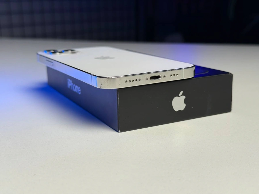 ВЖИВАНИЙ Б/У Apple iPhone 12 Pro 256GB Silver (MGLU3, MGMQ3) - Стан: гарний | Акумулятор: 100% | Комплектація: повний | Гарантія: 3 міс.