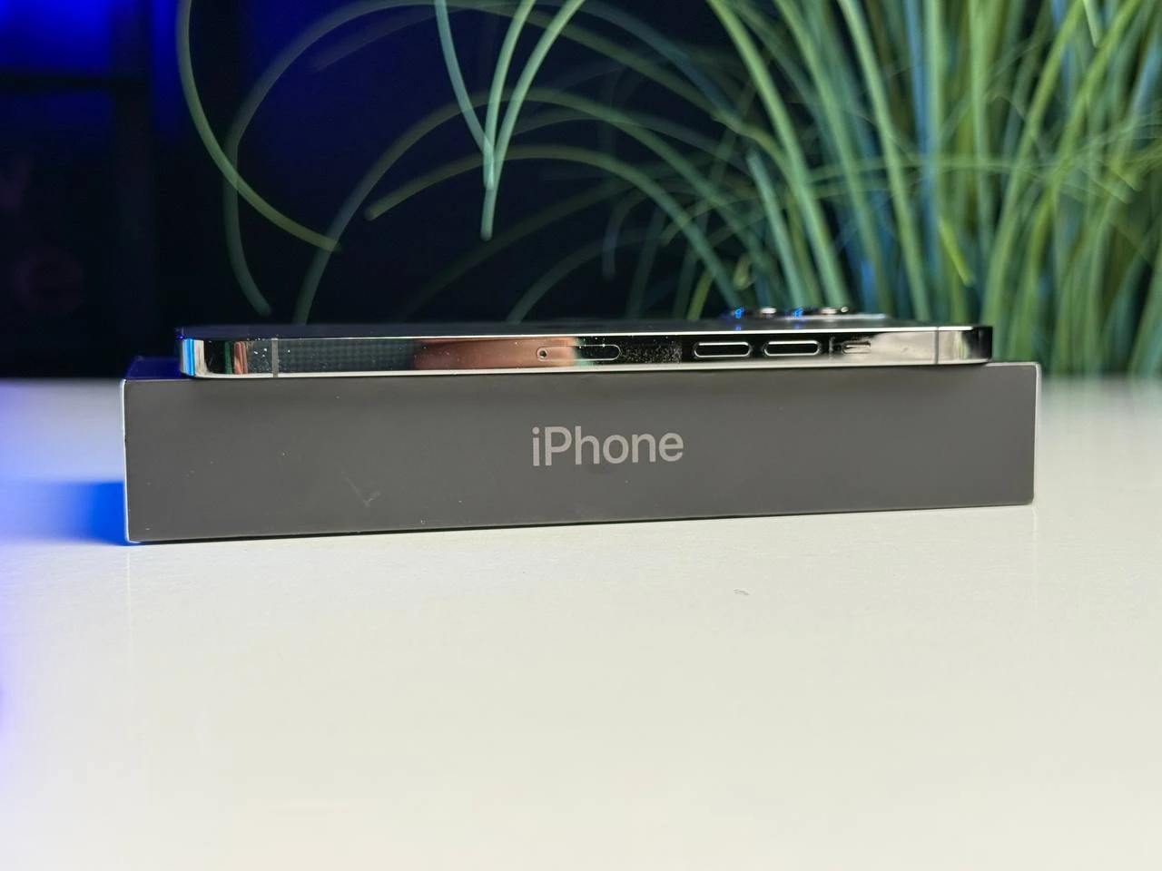 ВЖИВАНИЙ Б/У Apple iPhone 12 Pro Max 128GB Graphite (MGCF3, MGD73) - Состояние: удовлетворительный | Аккумулятор: 100% | Комплектация: полный | Гарантія: 3 мес.