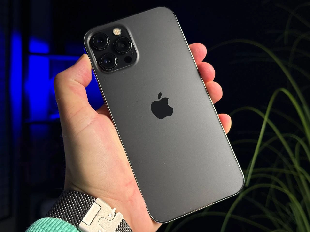 ВЖИВАНИЙ Б/У Apple iPhone 12 Pro Max 128GB Graphite (MGCF3, MGD73) - Состояние: удовлетворительный | Аккумулятор: 100% | Комплектация: полный | Гарантія: 3 мес.