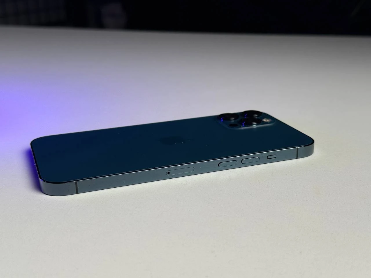 ВЖИВАНИЙ Б/У Apple iPhone 12 Pro Max 128GB Pacific Blue (MGCJ3, MGDA3) - Состояние: хороший | Аккумулятор: 100% | Комплектация: iPhone, кабель | Гарантія: 3 мес.