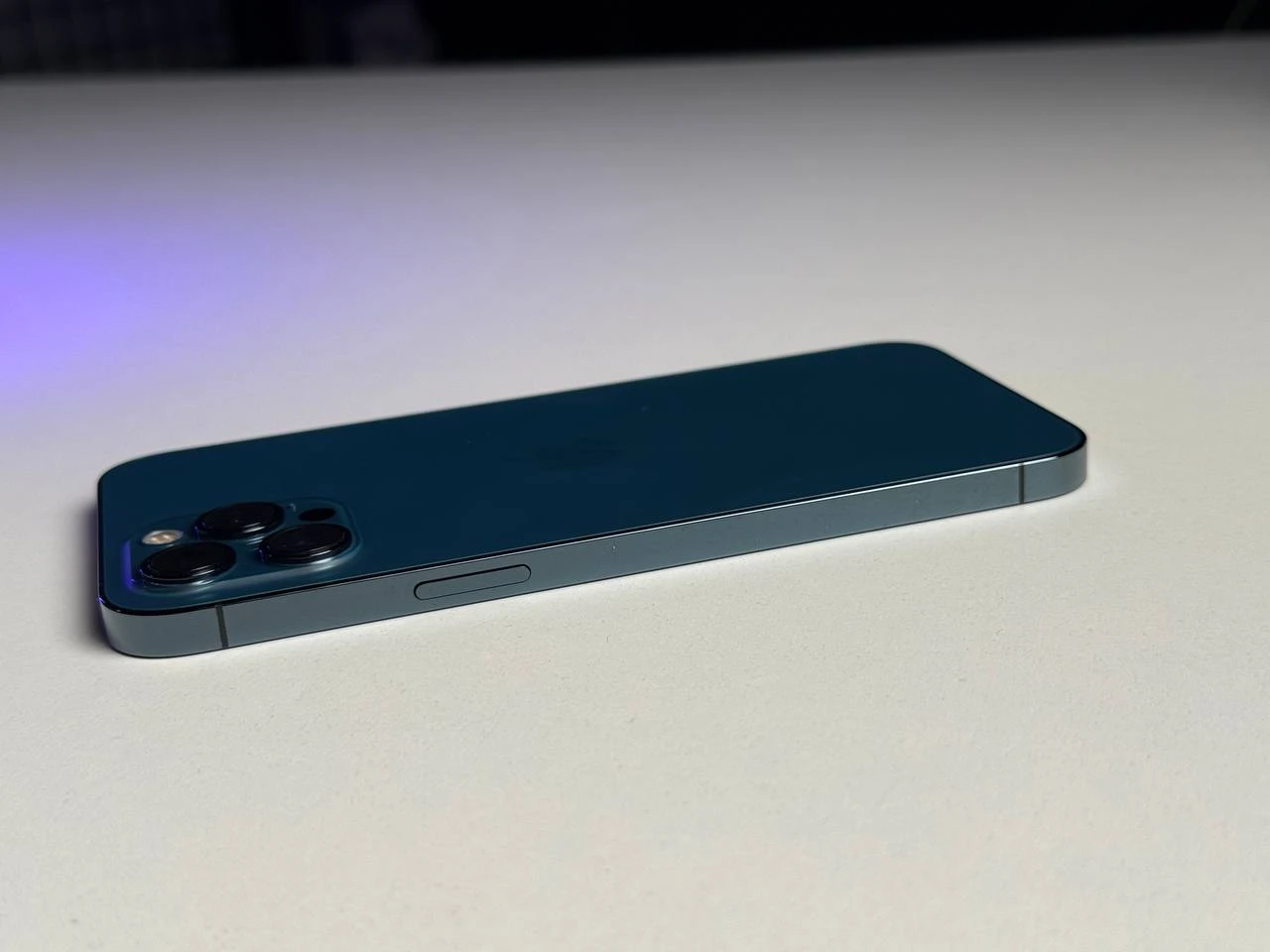 ВЖИВАНИЙ Б/У Apple iPhone 12 Pro Max 128GB Pacific Blue (MGCJ3, MGDA3) - Состояние: хороший | Аккумулятор: 100% | Комплектация: iPhone, кабель | Гарантія: 3 мес.