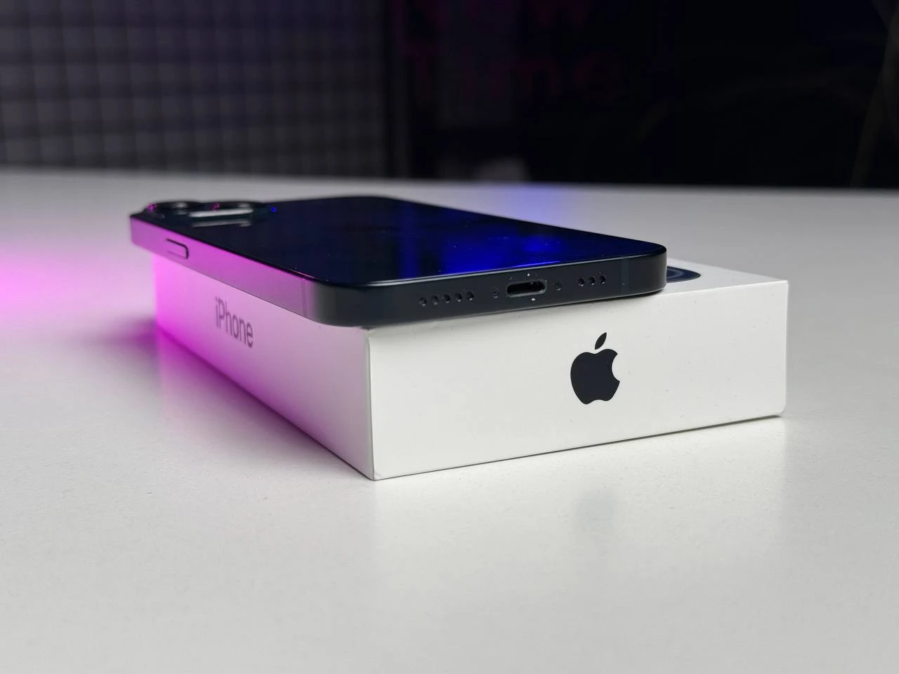 ВЖИВАНИЙ Б/У Apple iPhone 13 128GB Midnight (MLML3, MLPF3) - Состояние: хороший | Аккумулятор: 85% | Комплектация: полный | Гарантія: 3 мес.