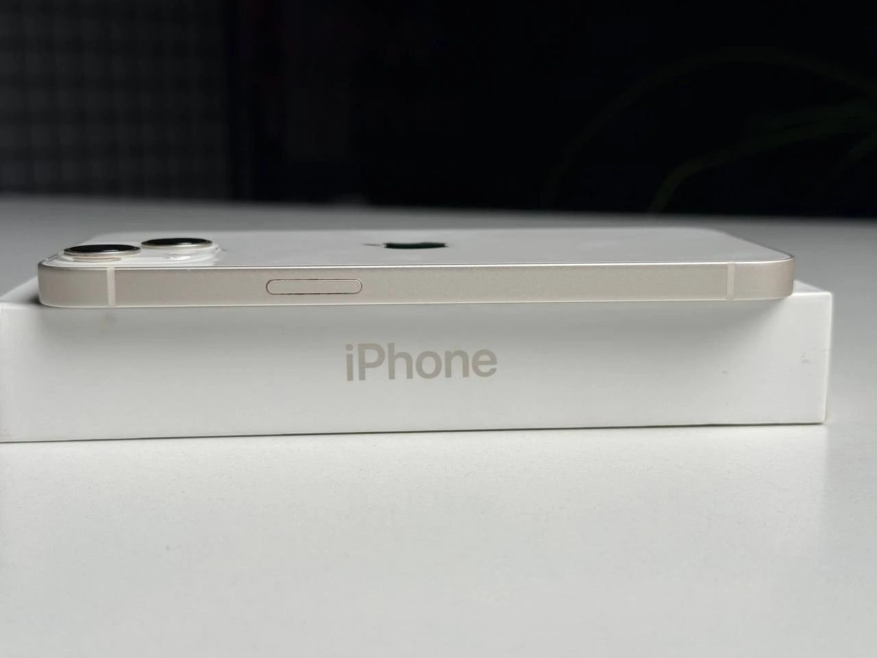 ВЖИВАНИЙ Б/У Apple iPhone 13 128GB Starlight (MLMM3, MLPG3) - Состояние: хороший | Аккумулятор: 87% | Комплектация: полный | Гарантія: 3 мес.