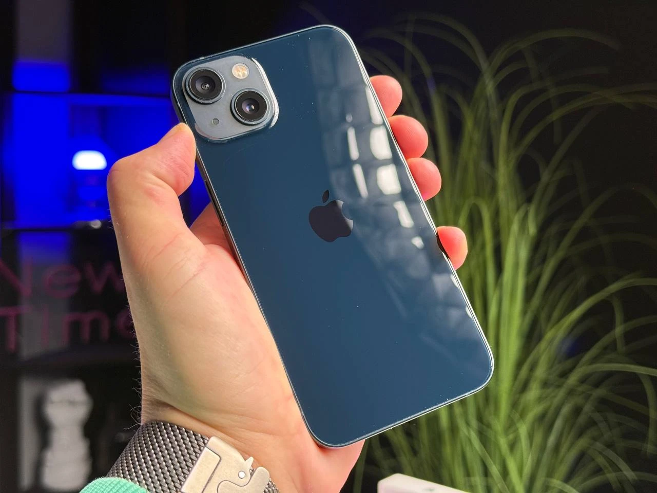 ВЖИВАНИЙ Б/У Apple iPhone 13 256GB Midnight (MLMU3, MLQ63) - Состояние: хороший | Аккумулятор: 100% | Комплектация: полный | Гарантія: 3 мес.