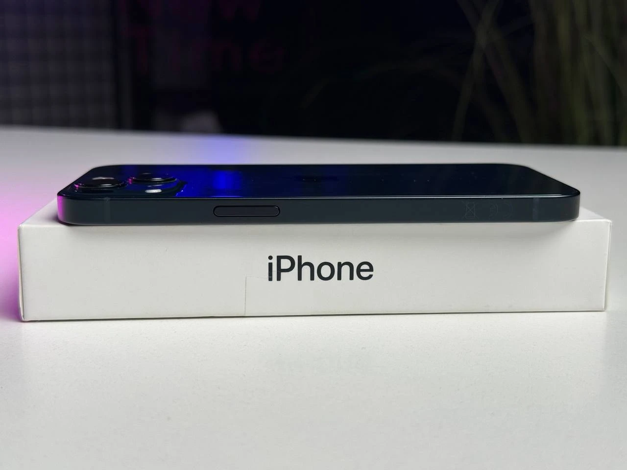 ВЖИВАНИЙ Б/У Apple iPhone 13 256GB Midnight (MLMU3, MLQ63) - Состояние: хороший | Аккумулятор: 100% | Комплектация: полный | Гарантія: 3 мес.