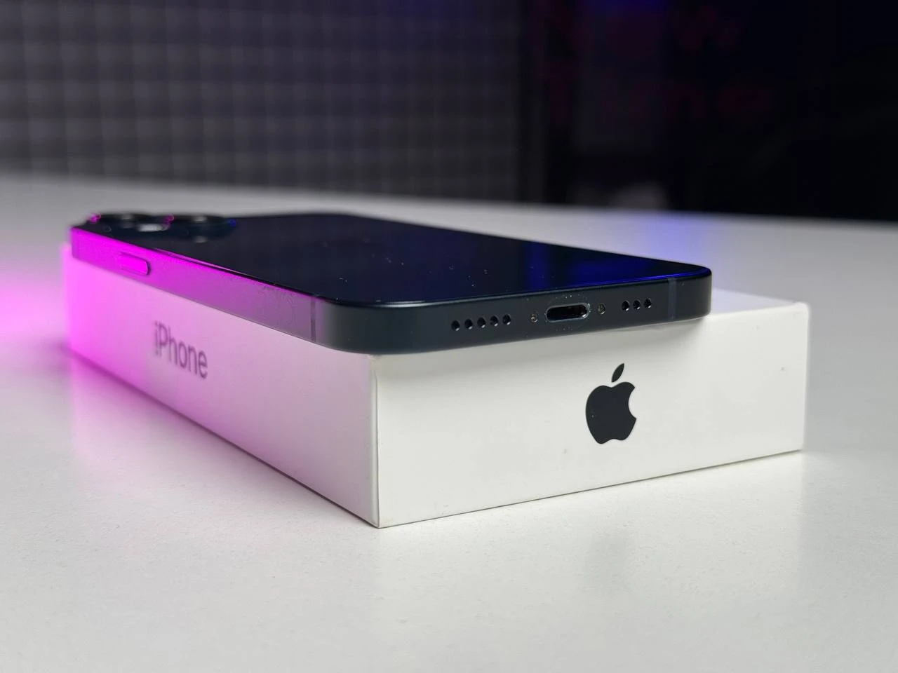 ВЖИВАНИЙ Б/У Apple iPhone 13 256GB Midnight (MLMU3, MLQ63) - Состояние: хороший | Аккумулятор: 100% | Комплектация: полный | Гарантія: 3 мес.