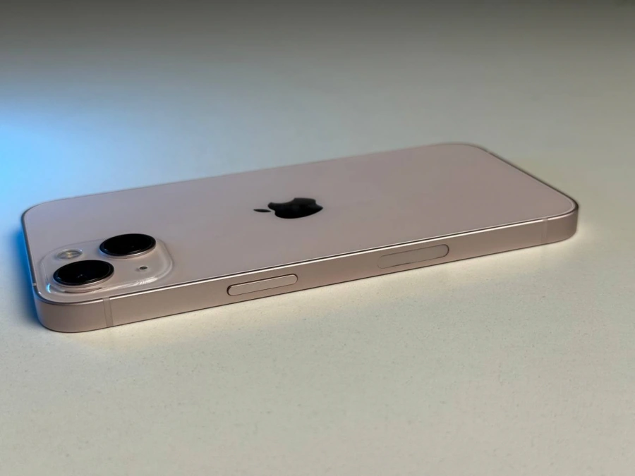 ВЖИВАНИЙ Б/У Apple iPhone 13 256GB Pink (MLMY3, MLQ83) - Состояние: хороший | Аккумулятор: 100% | Комплектация: iPhone, кабель | Гарантія: 3 мес.