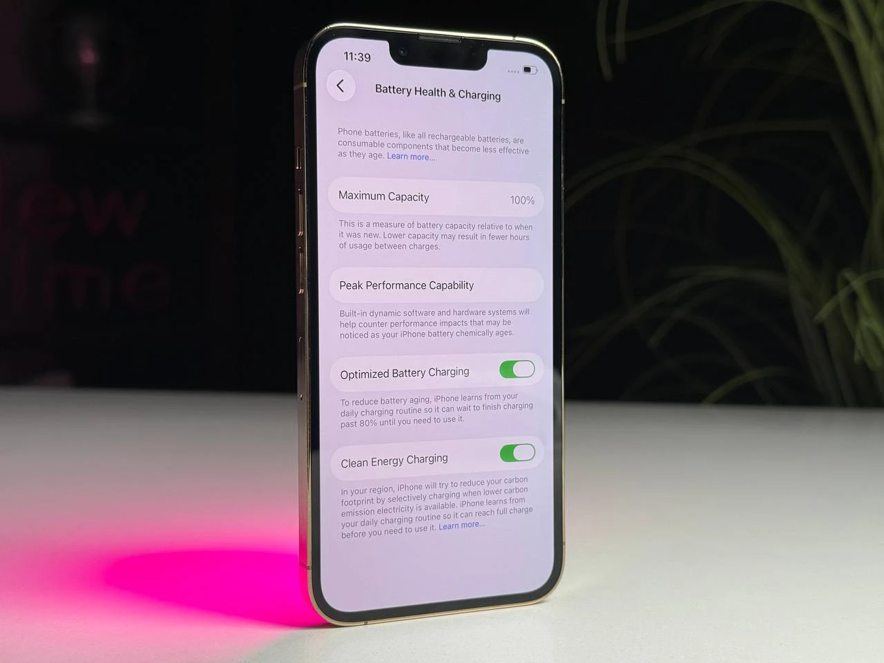 ВЖИВАНИЙ Б/У Apple iPhone 13 Pro 128GB Gold (MLTR3, MLVC3) - Состояние: хороший | Аккумулятор: 100% | Комплектация: iPhone, кабель | Гарантія: 3 мес.