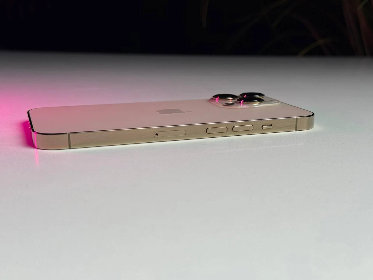 ВЖИВАНИЙ Б/У Apple iPhone 13 Pro 128GB Gold (MLTR3, MLVC3) - Состояние: хороший | Аккумулятор: 100% | Комплектация: iPhone, кабель | Гарантія: 3 мес.