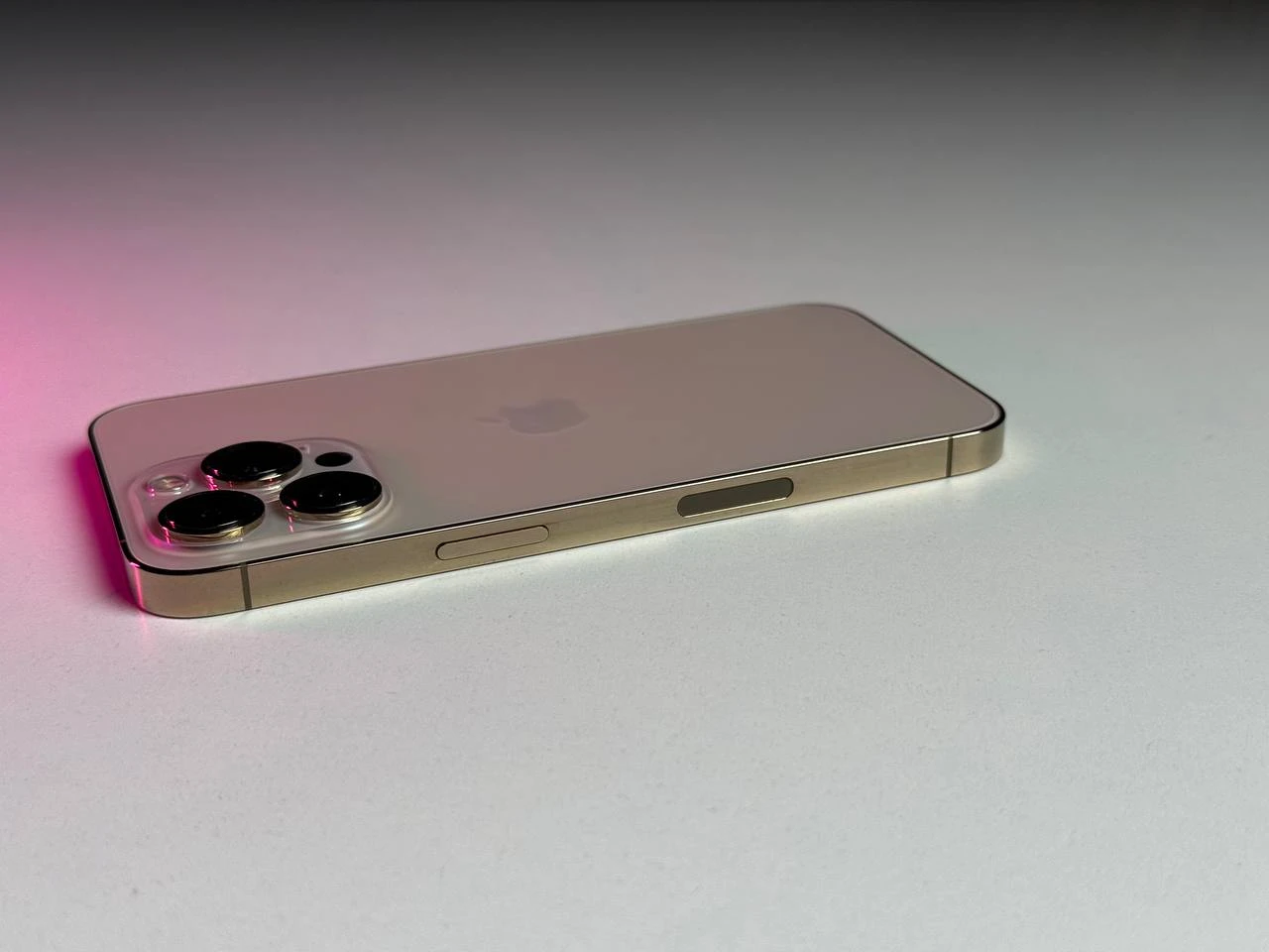 ВЖИВАНИЙ Б/У Apple iPhone 13 Pro 128GB Gold (MLTR3, MLVC3) - Состояние: хороший | Аккумулятор: 100% | Комплектация: iPhone, кабель | Гарантія: 3 мес.