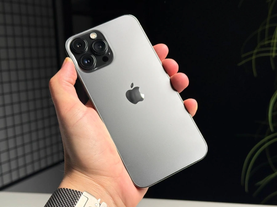 ВЖИВАНИЙ Б/У Apple iPhone 13 Pro Max 1TB Graphite (MLL23, MLLK3) - Состояние: хороший | Аккумулятор: 100% | Комплектация: iPhone, кабель | Гарантия: 3 мес.