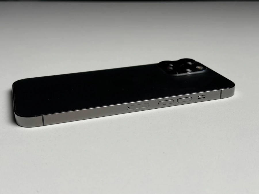 ВЖИВАНИЙ Б/У Apple iPhone 13 Pro Max 1TB Graphite (MLL23, MLLK3) - Состояние: хороший | Аккумулятор: 100% | Комплектация: iPhone, кабель | Гарантия: 3 мес.