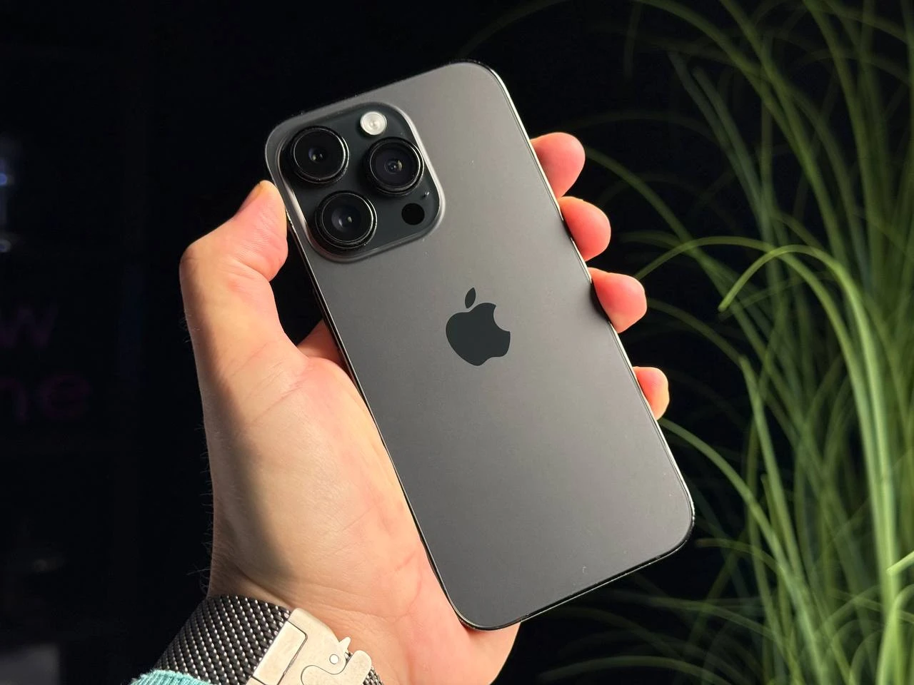 ВЖИВАНИЙ Б/У Apple iPhone 14 Pro 128GB Space Black (MPXV3) - Состояние: хороший | Аккумулятор: 100% | Комплектация: iPhone, кабель | Гарантія: 3 мес.