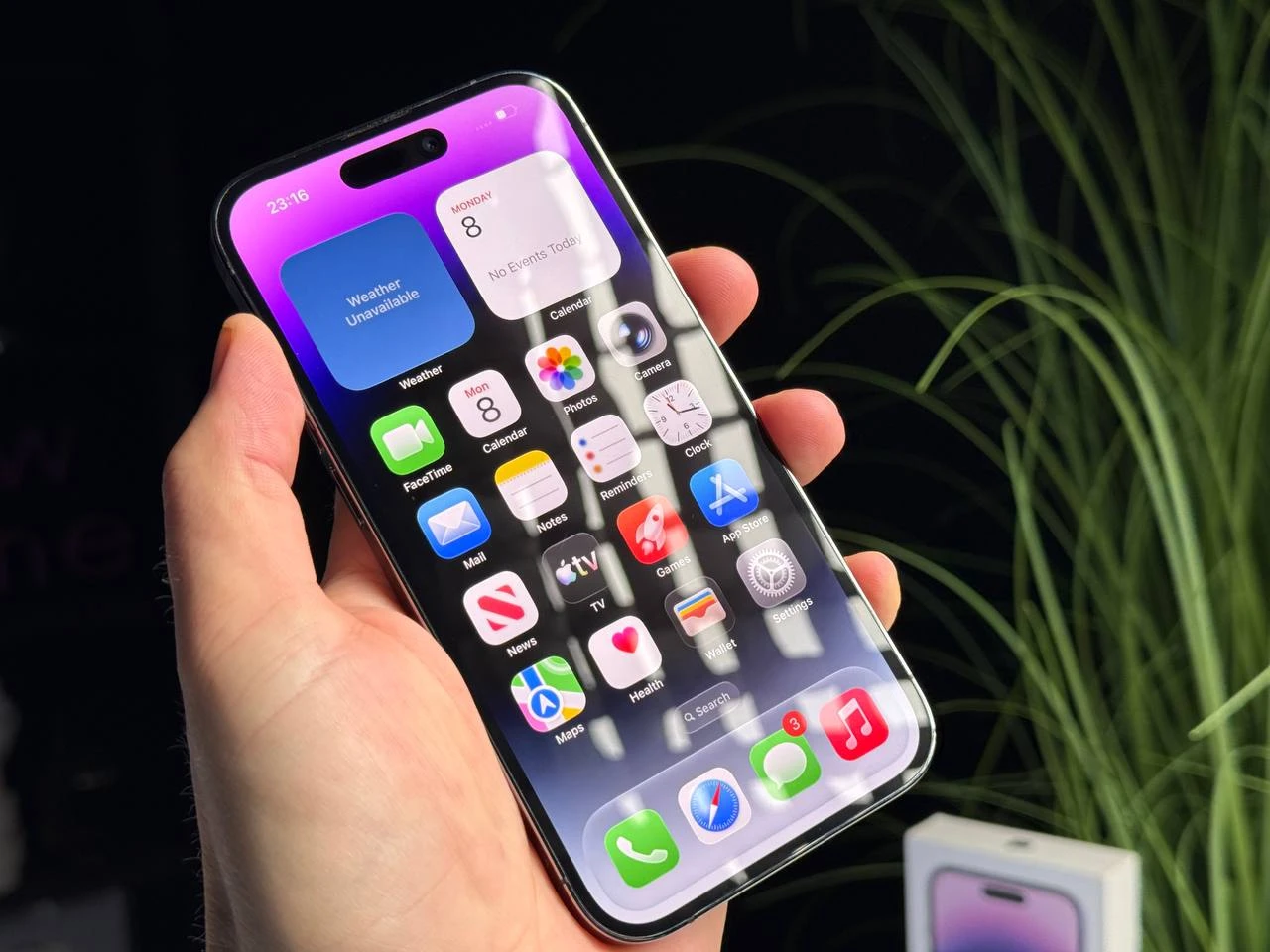 ВЖИВАНИЙ Б/У Apple iPhone 14 Pro 256GB Deep Purple (MQ1F3) - Состояние: хороший | Аккумулятор: 100% | Комплектация: полный | Гарантія: 3 мес.