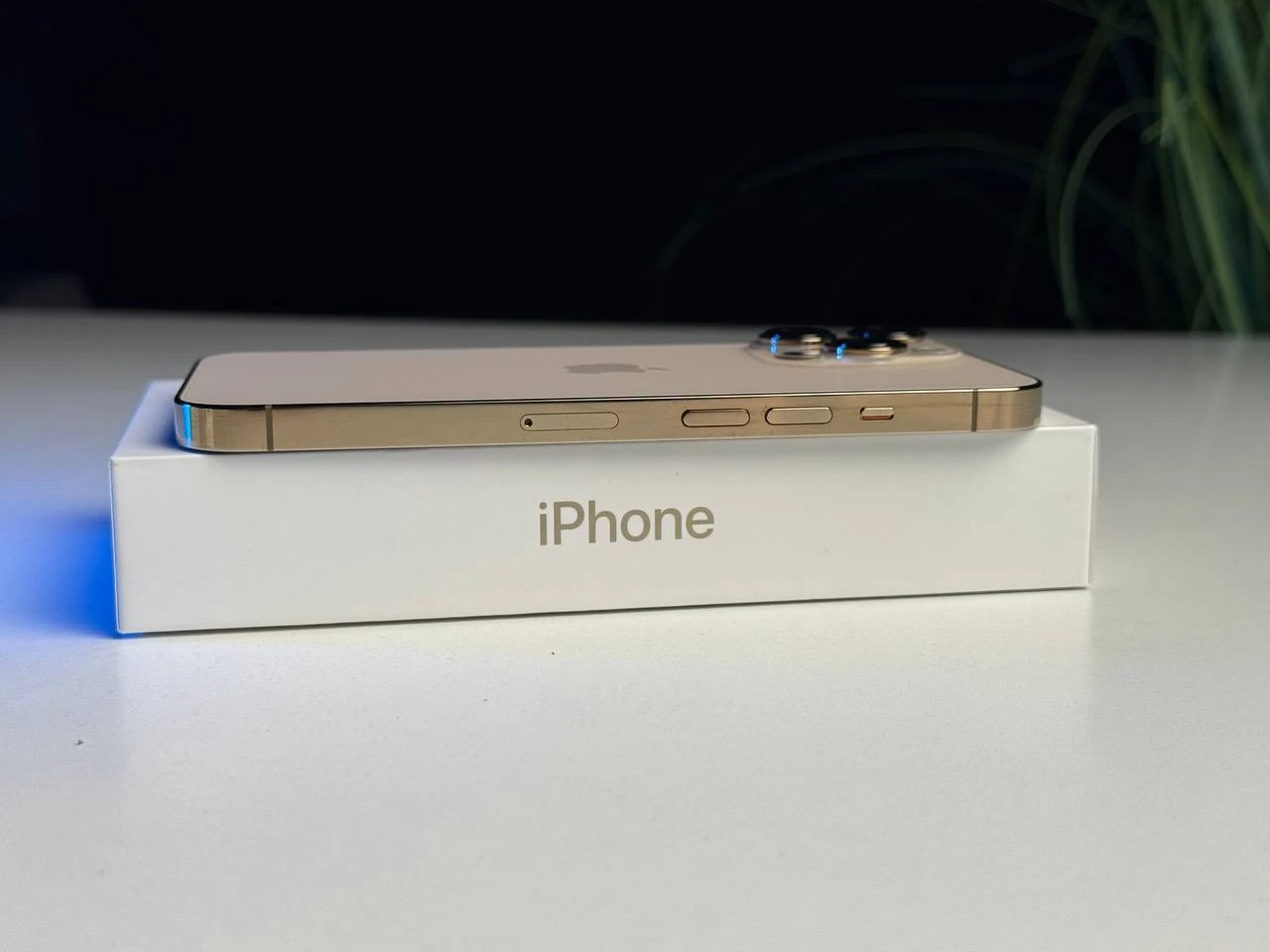 ВЖИВАНИЙ Б/У Apple iPhone 14 Pro 256GB Gold (MQ183) - Состояние: хороший | Аккумулятор: 100% | Комплектация: полный | Гарантія: 3 мес.