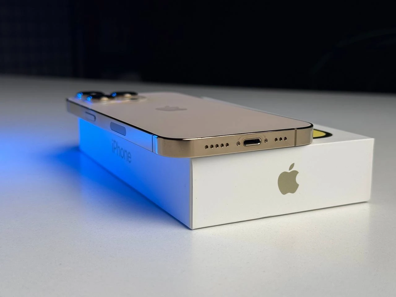 ВЖИВАНИЙ Б/У Apple iPhone 14 Pro 256GB Gold (MQ183) - Состояние: хороший | Аккумулятор: 100% | Комплектация: полный | Гарантія: 3 мес.