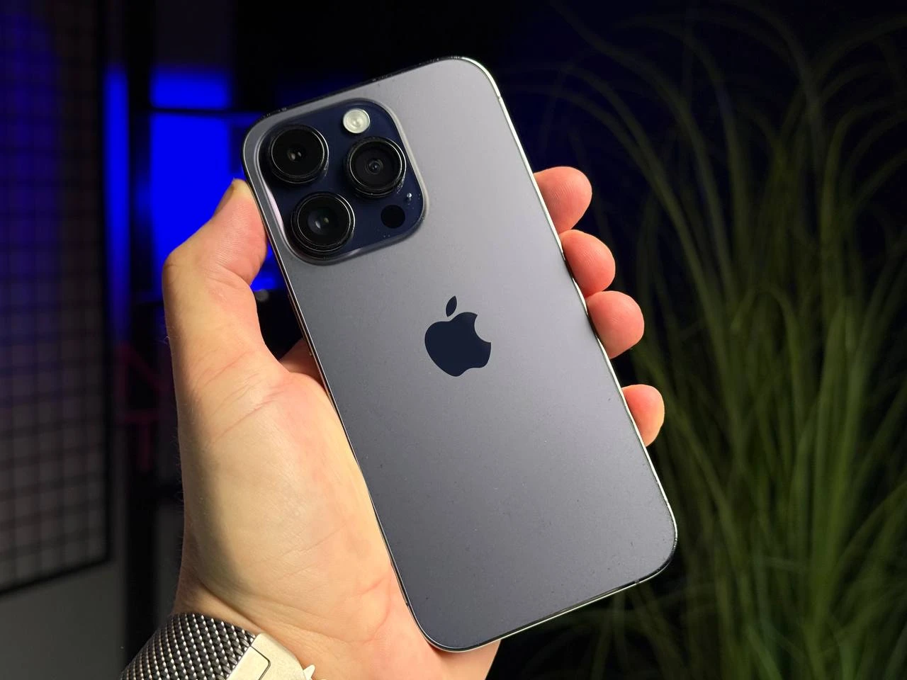 ВЖИВАНИЙ Б/У Apple iPhone 14 Pro 512GB Deep Purple eSim (MQ273) - Состояние: хороший | Аккумулятор: 87% | Комплектация: полный | Гарантія: 3 мес.