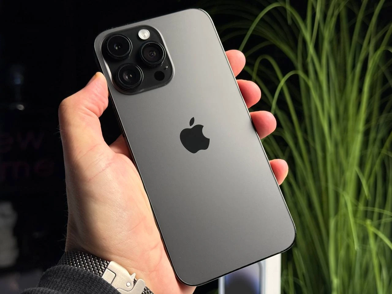 ВЖИВАНИЙ Б/У Apple iPhone 14 Pro Max 1TB Space Black (MQC23) - Состояние: хороший | Аккумулятор: 100% | Комплектация: полный | Гарантія: 3 мес.