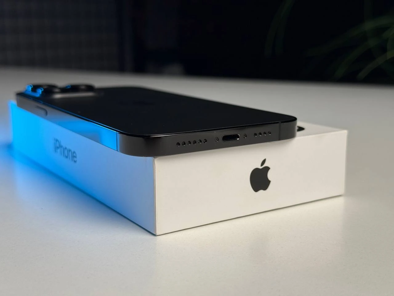 ВЖИВАНИЙ Б/У Apple iPhone 14 Pro Max 1TB Space Black (MQC23) - Состояние: хороший | Аккумулятор: 100% | Комплектация: полный | Гарантія: 3 мес.