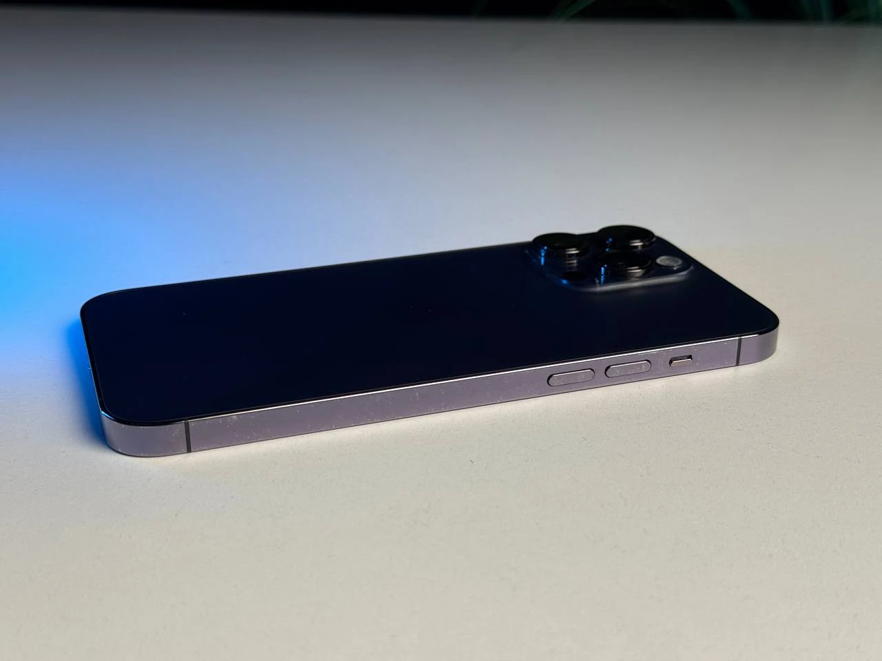 ВЖИВАНИЙ Б/У Apple iPhone 14 Pro Max 256GB Deep Purple eSim (MQ8W3) - Состояние: хороший | Аккумулятор: 100% | Комплектация: iPhone, кабель | Гарантія: 3 мес.