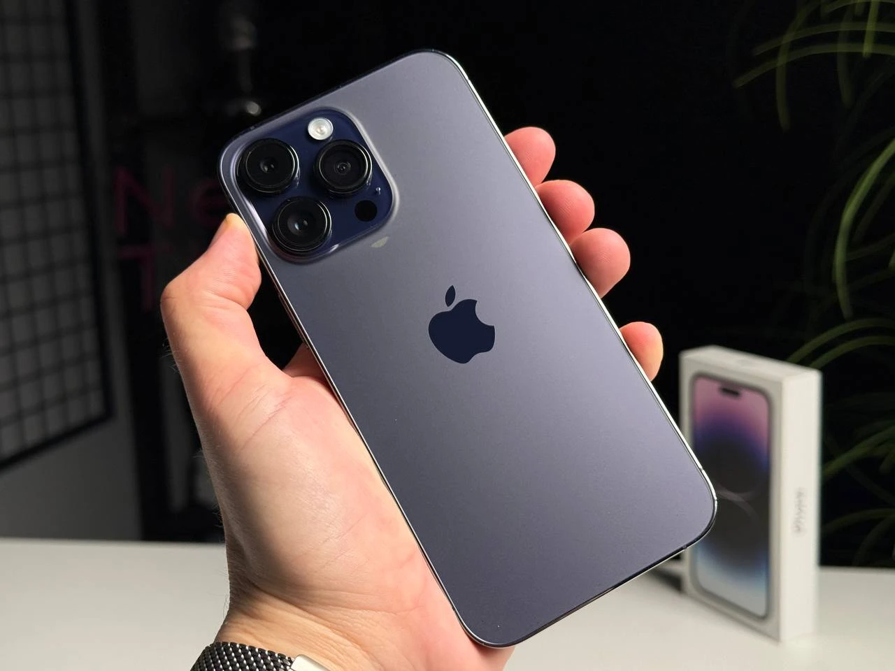 ВЖИВАНИЙ Б/У Apple iPhone 14 Pro Max 256GB Deep Purple (MQ9X3) - Состояние: хороший | Аккумулятор: 87% | Комплектация: полный | Гарантія: 3 мес.