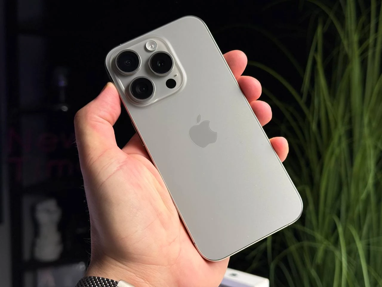 ВЖИВАНИЙ Б/У Apple iPhone 15 Pro 128GB Natural Titanium (MTUX3) - Состояние: хороший | Аккумулятор: 100% | Комплектация: полный | Гарантія: 3 мес.