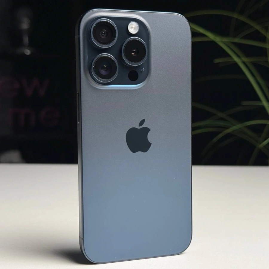 ВЖИВАНИЙ Б/У Apple iPhone 15 Pro 256GB Blue Titanium (MTV63) - Состояние: хороший | Аккумулятор: 88% | Комплектация: iPhone, кабель | Гарантія: 3 мес.