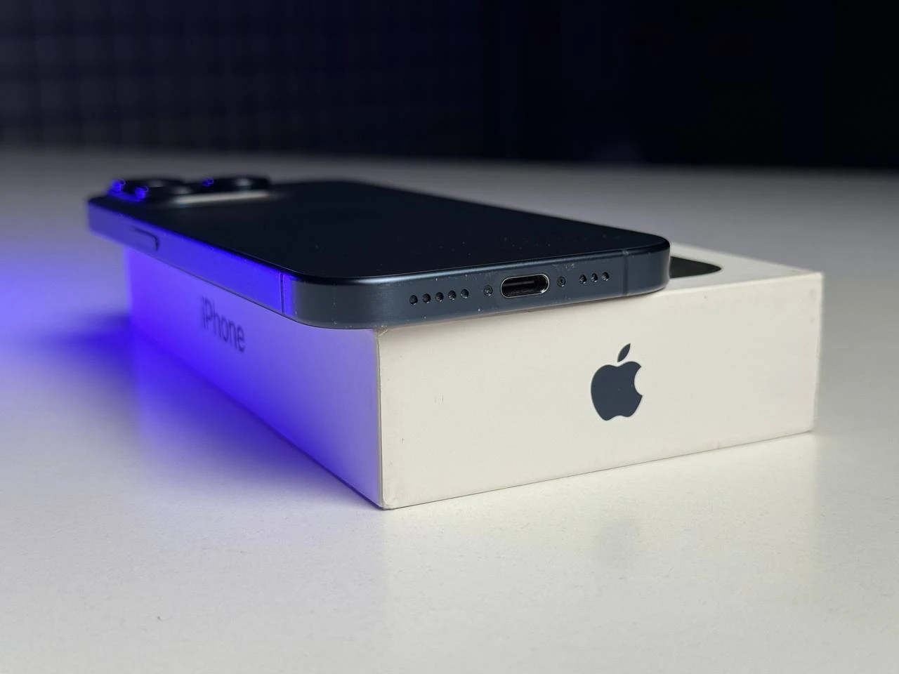 ВЖИВАНИЙ Б/У Apple iPhone 15 Pro 256GB Blue Titanium (MTV63) - Состояние: хороший | Аккумулятор: 86% | Комплектация: полный | Гарантія: 3 мес.