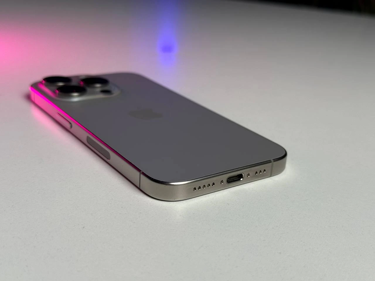 ВЖИВАНИЙ Б/У Apple iPhone 15 Pro 256GB Natural Titanium eSim (MTQU3) - Состояние: хороший | Аккумулятор: 89% | Комплектация: iPhone, кабель | Гарантія: 3 мес.