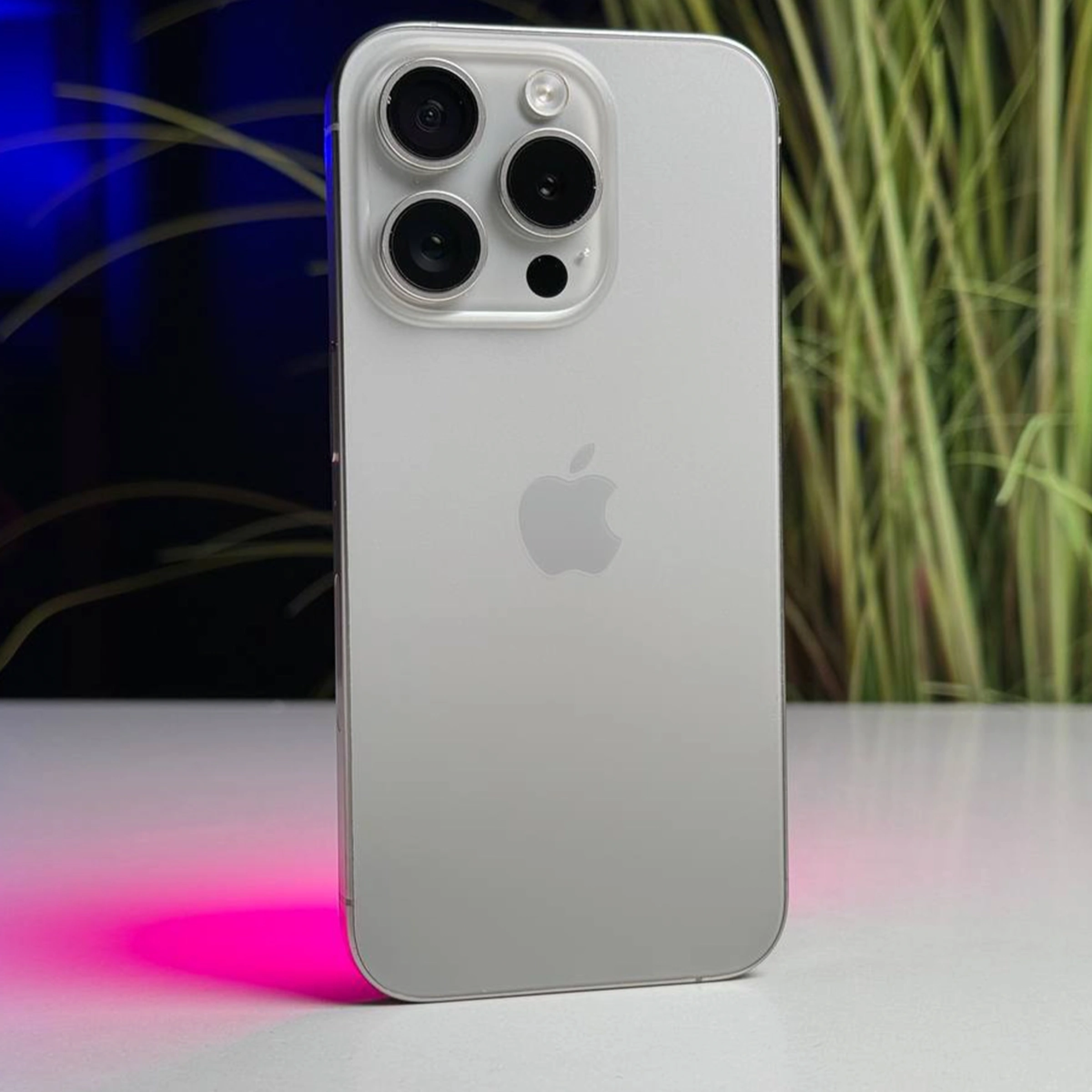 ВЖИВАНИЙ Б/У Apple iPhone 15 Pro 256GB Natural Titanium eSim (MTQU3) - Состояние: хороший | Аккумулятор: 89% | Комплектация: iPhone, кабель | Гарантія: 3 мес.