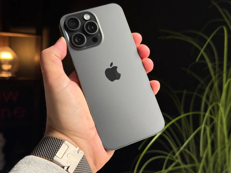 ВЖИВАНИЙ Б/У Apple iPhone 15 Pro Max 256GB Black Titanium (MU773) - Стан: гарний | Акумулятор: 100% | Комплектація: iPhone, кабель | Гарантія: 3 міс.