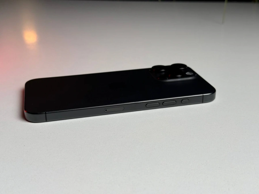ВЖИВАНИЙ Б/У Apple iPhone 15 Pro Max 256GB Black Titanium (MU773) - Стан: гарний | Акумулятор: 100% | Комплектація: iPhone, кабель | Гарантія: 3 міс.
