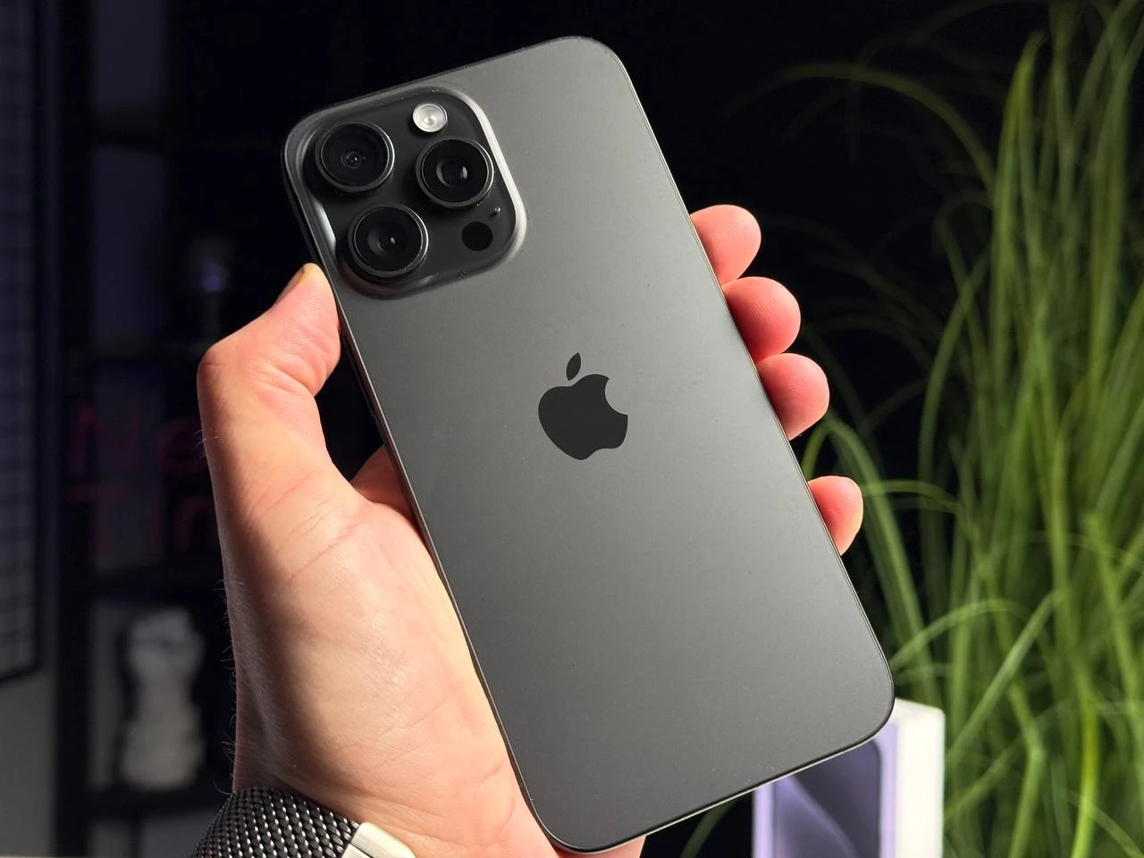 ВЖИВАНИЙ Б/У Apple iPhone 15 Pro Max 256GB Black Titanium (MU773) - Стан: гарний | Акумулятор: 100% | Комплектація: повний | Гарантія: 3 міс.